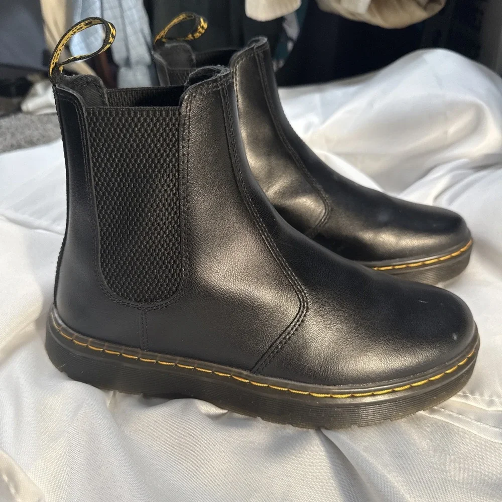 Dr. Doc Martens Dorrian Chelsea Leather Boots Men's Size 6 / Women's Size 7 US